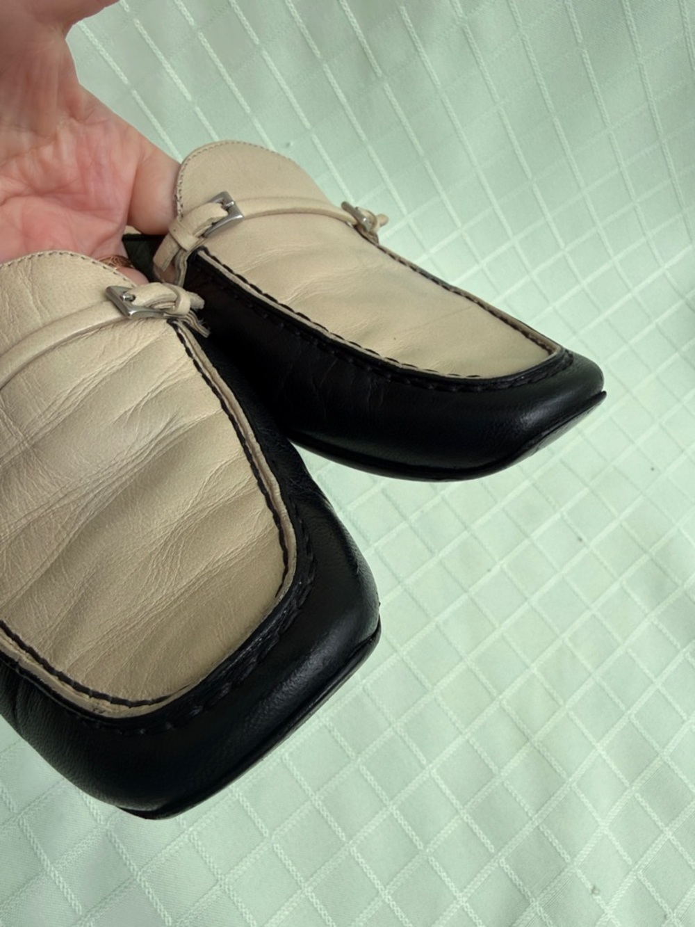Vintage Prada Leather Two-Tone Slide Loafers in Cream and Black - Picture 5 of 8